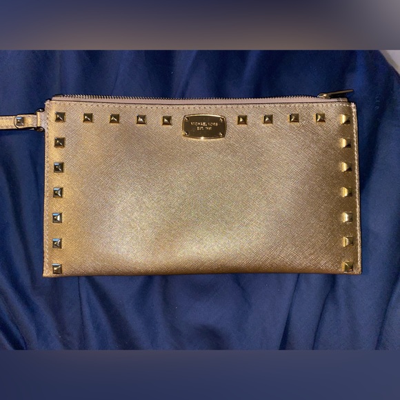NWOT MK GOLD JETSETTER CLUTCH - Picture 1 of 10